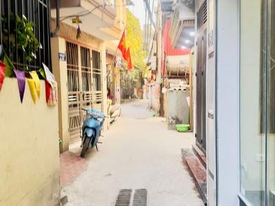 Bán nhà 5 tầng phố nam dư gần ô tô - giá chỉ hơn 5 tỷ. sổ đỏ chính chủ trao tay. 3