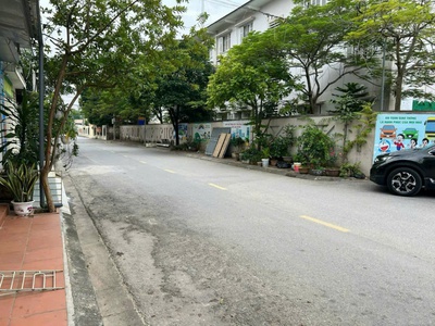 Bán đất vị trí đẹp đường oto tránh tại giang biên long biên rộng 76m mặt tiền: 5m 14 tỷ 1