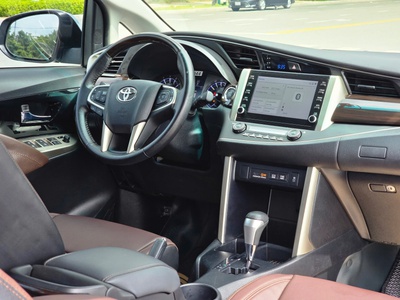 Bán xe Toyota innova 2.0G AT 2022, màu trắng. 9