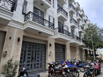 Đẹp  nhà hxt 5 tầng 60m , view sông   thạnh lộc 44 q12 0