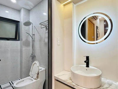 Đẹp  nhà hxt 5 tầng 60m , view sông   thạnh lộc 44 q12 3