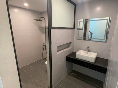 Nhà mới phố ngọc thụy xây độc lập 5 tầng, 38m2,mặt tiền 3.8m,5 tỷ 9 2