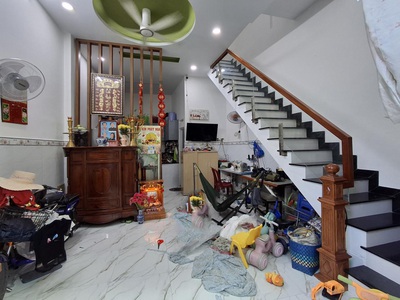 Sốc  nhà 2 tầng sàn 56m    nguyễn thái sơn qv 0