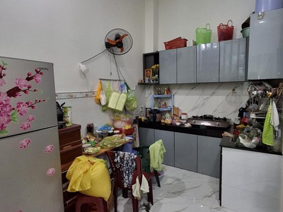 Sốc  nhà 2 tầng sàn 56m    nguyễn thái sơn qv 1