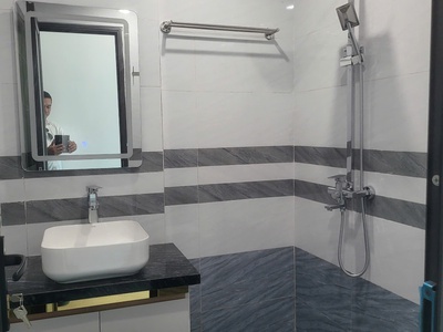 Bán nhà tân mai - hoàng mai, dt40m2, 5 tầng, thang máy, giá nhỉnh 8tỷ 4