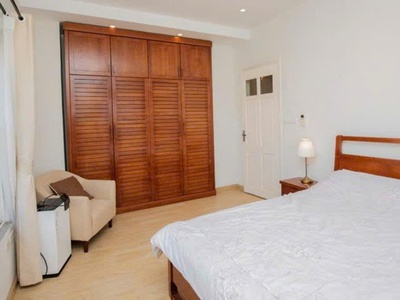 Bán tòa nhà 120m 9 tầng mt 8.4m thang máy mặt hồ tây dt khủng giá 137 tỷ 0878168006 1