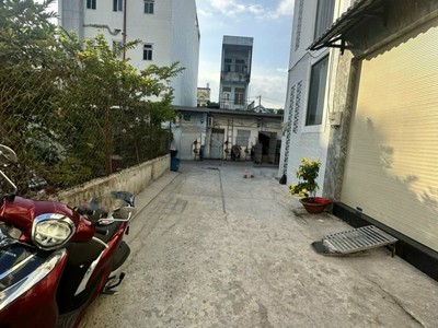 Bán nhà gần lotte nguyễn văn lượng, ngang, 2 tầng btct chỉ nhỉnh 4 tỉ 4