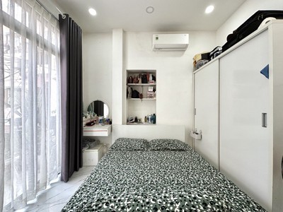 Nhà bán hẻm  214/ lê văn sỹ 35m2 4  tầng btct ,  bề ngang 4m , 5pn  , 7 tỷ 5   tl 1