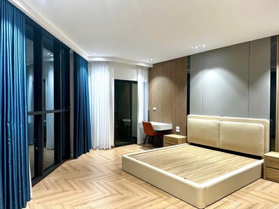 Bán gấp nhà khuất duy tiến thanh xuân, gần phố oto đỗ cửa 96m2 mt5.7 thang máy, nhỉnh 24tỷ 4