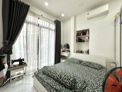 Nhà bán hẻm  214/ lê văn sỹ 35m2 4  tầng btct ,  bề ngang 4m , 5pn  , 7 tỷ 5   tl 2