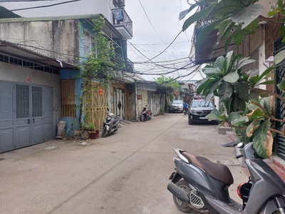 Cho thuê : cho thuê nhà nguyên căn ngõ 214 nguyễn xiển    dt 40 m2x 2tầng 2 ngủ 2 vs,giá thuê 9 0