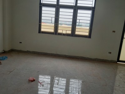 Cho thuê nhà riêng phân lô 50m ô tô đỗ cửa tại hoàng quốc việt, cầu giấy, phù hợp làm vp công ty, 1