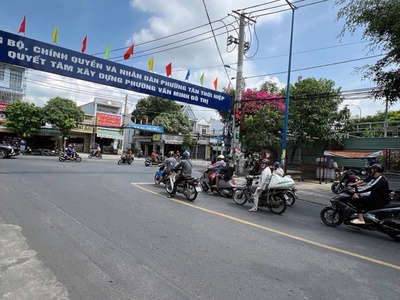 Bán mtkd đỉnh ngay ngã ba dương thị mười và trần thị năm không lỗi pt 100m2 nhỉnh 11 tỷ tl 0