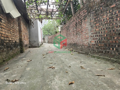 Bán đất 40.6m2 lỗ giao việt hùng đông anh - đón sóng vin và dự án svđ quốc gia 3