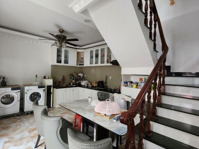 Bán nhà 66m , 4pn, 4wc, 5 tầng, linh xuân, thủ đức, 5.7 tỷ 2