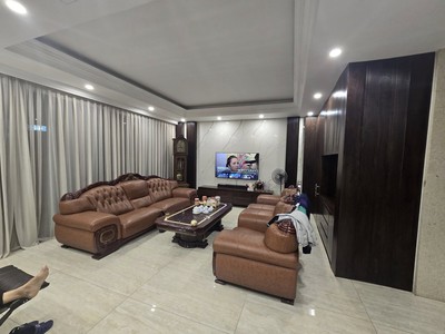 Hai mặt ô tô tránh trần quốc hoàn 120m 5t thang máy, nội thất vip, 46 tỷ 1
