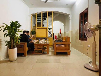 Bán nhà phố xuân thủy 42m2 xz 4 tầng, ngõ thông rộng ô tô đỗ cửa, ở sướng kinh doanh đa hình với 4 0