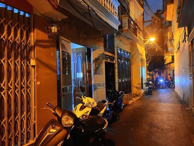 Bán nhà phố xuân thủy 42m2 xz 4 tầng, ngõ thông rộng ô tô đỗ cửa, ở sướng kinh doanh đa hình với 4 1