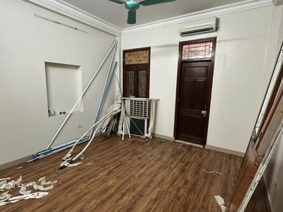 Cho thuê nhà ngõ 16 phố Phan Văn Trường, Dt 60m2 x 4 tầng, mặt tiền 6m ,ô tô đi lại tránh  nhau 1