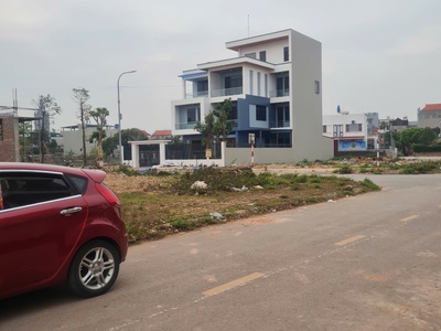 Bán đất trung tâm thị trấn đồi ngô, lục nam. 80m2- mt 5m. đường 15m. giá 3,4 tỷ 1