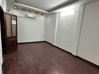 Cho thuê nhà ngõ 16 phố Phan Văn Trường, Dt 60m2 x 4 tầng, mặt tiền 6m ,ô tô đi lại tránh  nhau 9