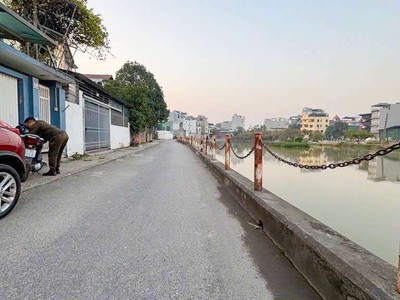 Ở vườn hồ bát khối long biên có mảnh đất phân lô đẹp đường oto tránh dt 100m mặt: 5m 13 tỷ 3