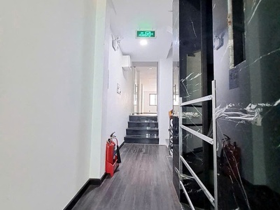 Bán toà  nhà xa hoa q1-lê thánh tôn-6 tầng thang máy-dòng- giá tốt chỉ 33 tỷ 2