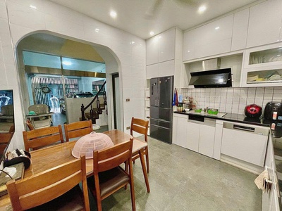 Bán nhà GV ngang khủng 5.6m, 1 trệt 2 lầu 1 sân thượng, SHR hoàn công đầy đủ 1