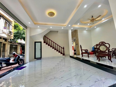 Bán nhà GV ngang khủng 5.6m, 1 trệt 2 lầu 1 sân thượng, SHR hoàn công đầy đủ 7