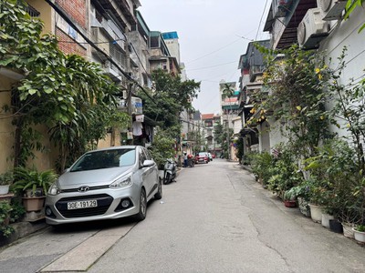 Hàng đầu tư nét - siêu phẩm phân lô lõi đống đa - vỉa hè ô tô tránh - 2 thoáng - kinh doanh - gần 0