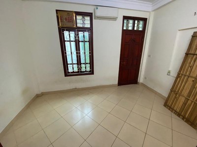 Bán nhà cầu giấy, oto tránh, 92 m2, mt4,5m, 4 tầng, chỉ 16.5 tỷ 0