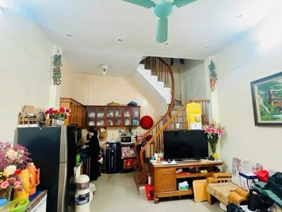 Nhà đẹp Tây Hồ 33m2 x 5 tầng - Mặt tiền đẹp - Gần phố - Ngõ thông, thoáng. 0