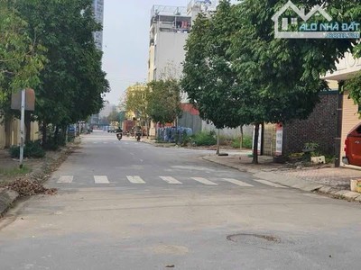 Bán nhà mặt đường , yên kiện,ngọc hồi,mặt phố, vỉa hè, 115m,5,5 tỷ 2