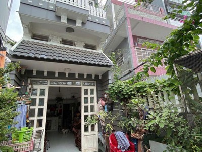 Bán nhà mặt tiền tùng thiện vương  p11q8  dt 50m2  3.7 x 14m  4 tầng, chỉ 6.5 tỷ 0