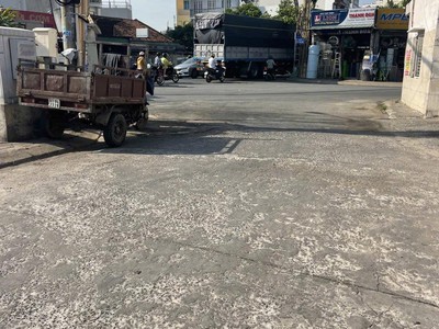 Hàng thơm đầu tư nhà cấp 4 chính chủ một đời đường nhựa 8m gần chợ bắp giáp q12. 2