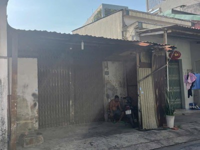 Hàng thơm đầu tư nhà cấp 4 chính chủ một đời đường nhựa 8m gần chợ bắp giáp q12. 3