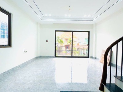 Nhà mới- ô tô vào nhà  bát khối 36m2 x 6 tầng mặt tiền  5m, 6.45 tỷ long biên. 0