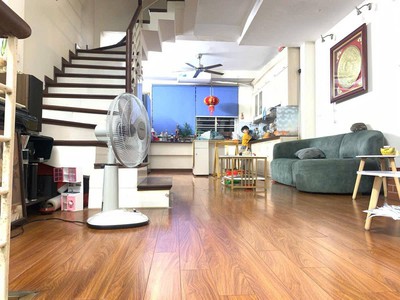 Chính chủ bán gấp nhà ngõ ô tô, k.doanh 144 quan nhân, thanh xuân. dt: 45m2, 5 tầng, mt 4,5 m. 11,3 1