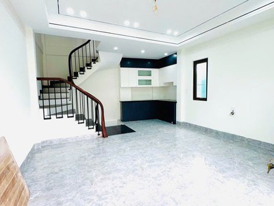 Nhà mới- ô tô vào nhà  bát khối 36m2 x 6 tầng mặt tiền  5m, 6.45 tỷ long biên. 2