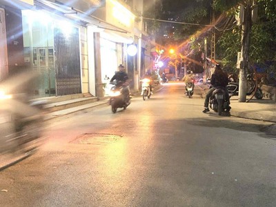 Chính chủ bán gấp nhà ngõ ô tô, k.doanh 144 quan nhân, thanh xuân. dt: 45m2, 5 tầng, mt 4,5 m. 11,3 4