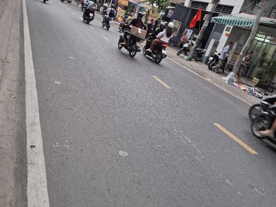 Chủ cần tiền bán căn mt phạm thế hiển p4q8 , dt 54.3m2, 2 tầng. chỉ 7.1 tỷ. 0