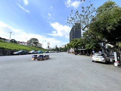 Nhà mới ngọc thụy-long biên 61m2 x 4 tầng mặt tiền 10m,8.8 tỷ . 3