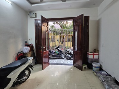 Chỉ 10 tỷ có nhà sd 52m2 6 tầng, vị trí vip dương quàng hàm  ở  nhà đẹp - ngõ thẳng, gần oto 1