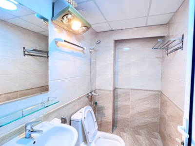 Bán nhà mặt phố cự lộc thanh xuân 40 m 6 tầng thang máy nhà đẹp ở ngay roayal city - hơn 12 tỷ lh 2