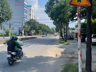 Bán đất mặt tiền 8x30m giá 19 tỷ đường lê thị riêng 2
