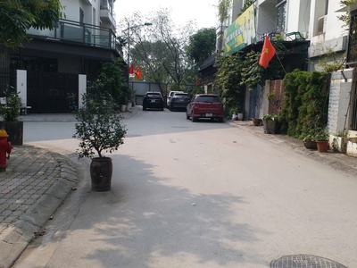 Cho thuê nhà 170m2 x 4 tầng phân lô tố hữu, vạn phúc, hà đông 2