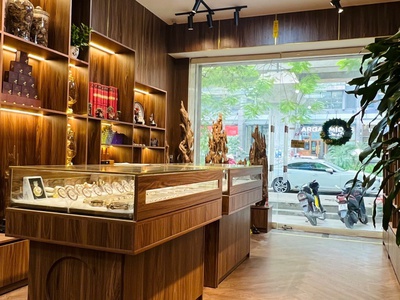 Chính chủ sang nhượng nhanh toàn bộ cửa hàng trầm hương tại 74 phố hào nam, chợ dừa, đống đa, hà nội 2