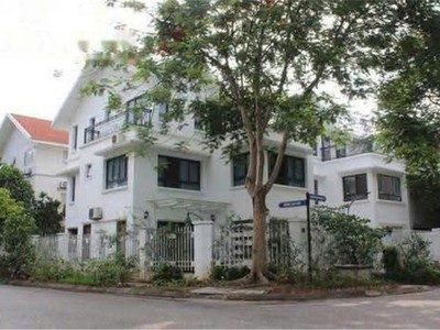 15 tỷ thp chính chủ gửi bán căn biệt thự góc 254 m2 vị trí đắc địa  tại kđt hà phong 4