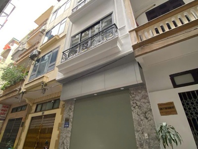 Nhà phân lô trần quốc hoàn 45m , 5 tầng, mt 4m thang máy, ô tô tránh kinh doanh đỉnh 17 tỷ 0