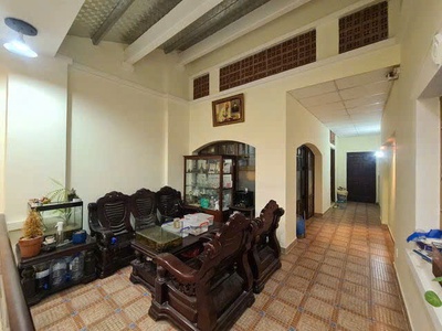 Bán gấp giá mềm nhất quận 10: thành thái- dt: 122m, ngang 5m dài 24m, 1 trệt , 1 lầu, 2 phòng 1